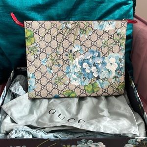 GG Supreme Monogram Blooms Suede Large Zip Pouch Blue